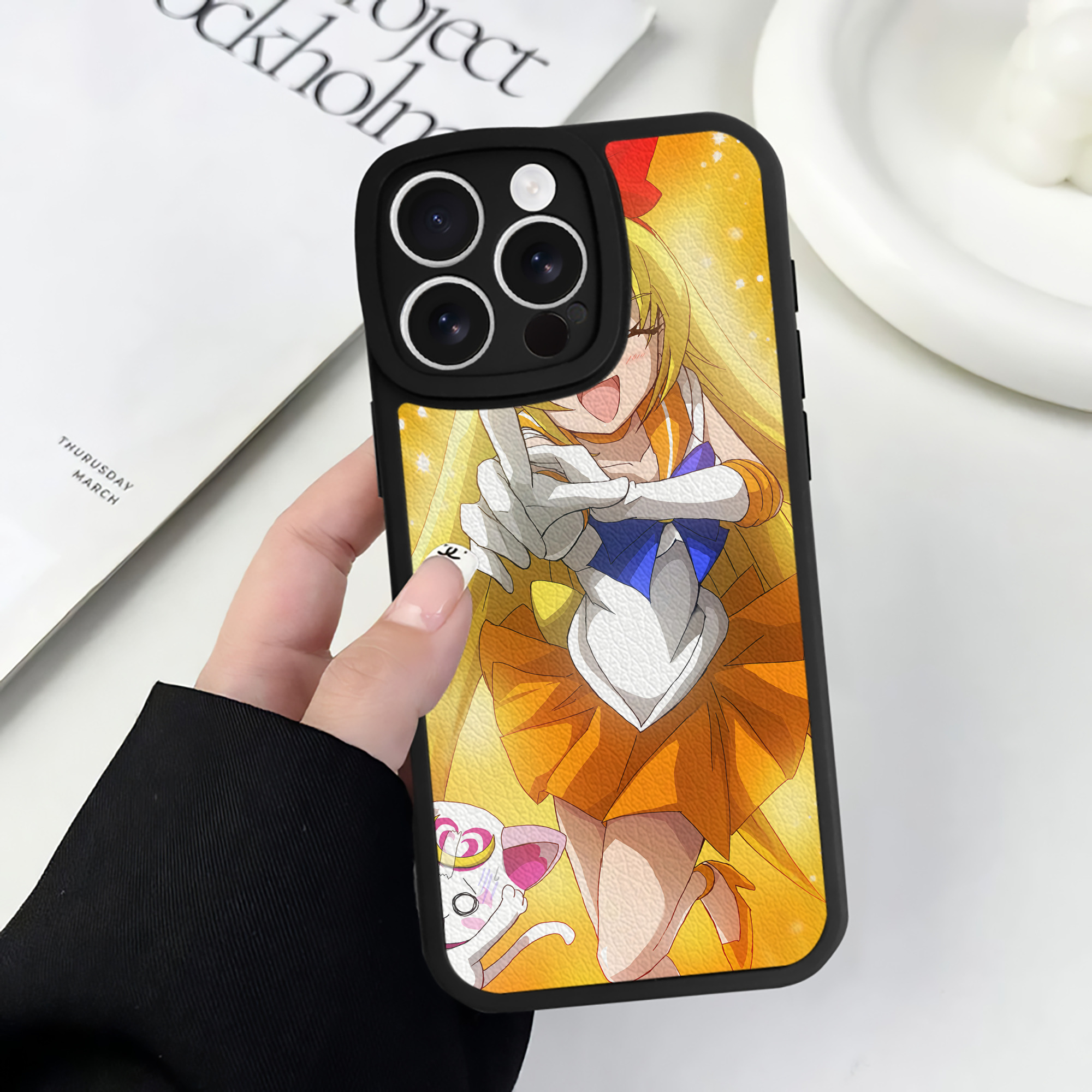 （画像用） 美少女戦士セーラームーン Sailor Moon 【iPhone 16シリーズ対応】シリコンスマホケース（レザー調） 材質：シリコン
